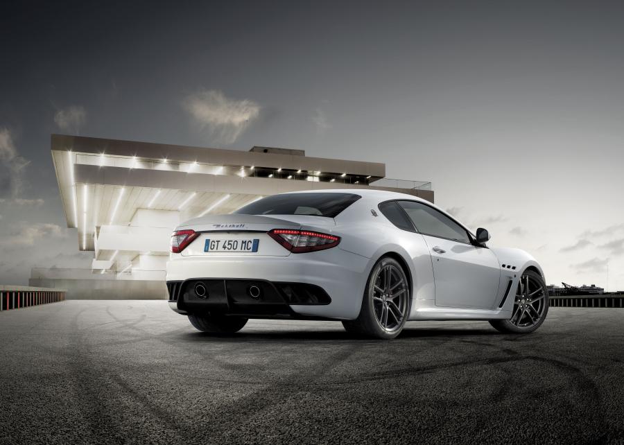  Maserati GranTurismo MC Stradale 2010 года  (фото 2 из 119)